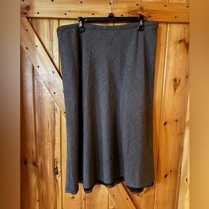 Avenue Stretch Skirt Size 16 Gray Plaid A-Line Skirt Lace Trim Hem